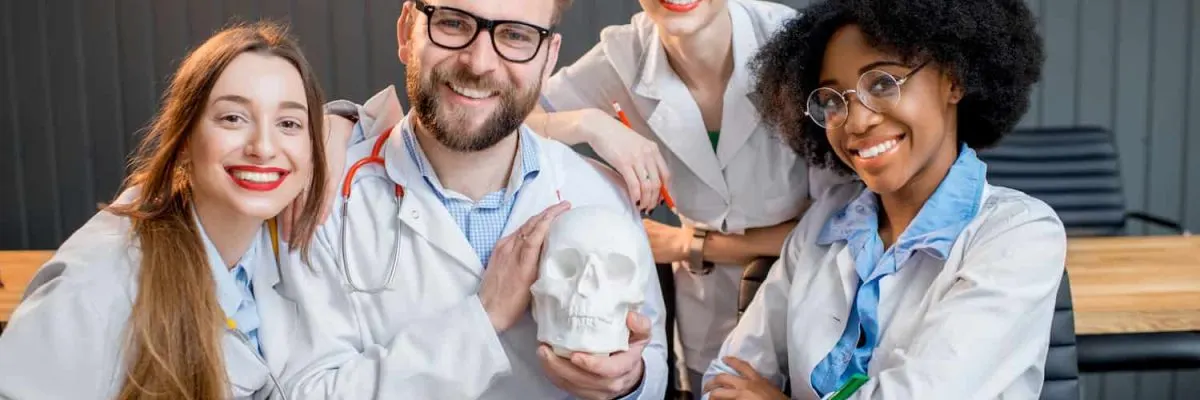 Descubra as Vantagens de Formar uma Sociedade Médica de Sucesso